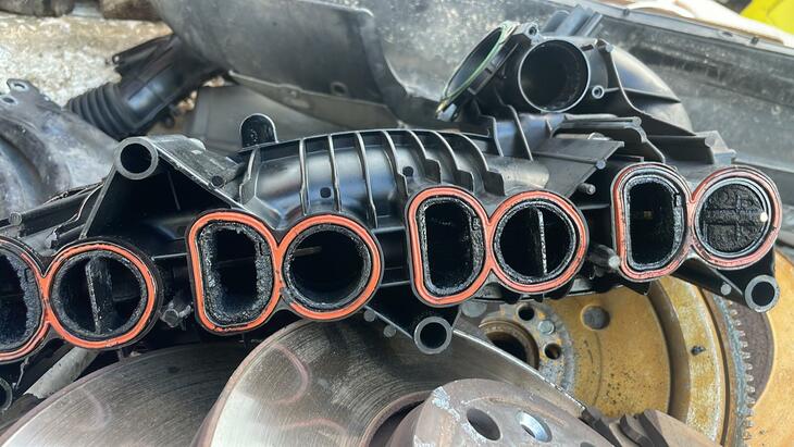 Decarbonising the Intake Manifold, Valves and EGR Decarbonising the Intake Manifold, Valves and EGR